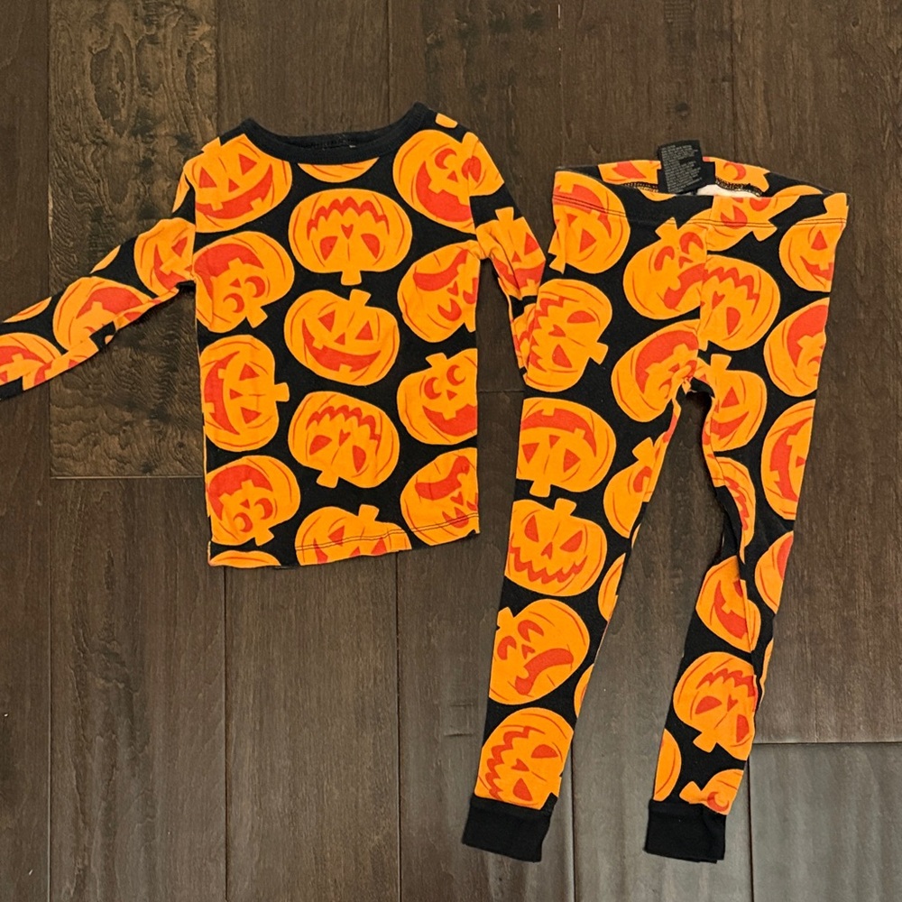 Target Hyde and Eek Gender Neutral Halloween Pumpkin Cotton Pajama Set